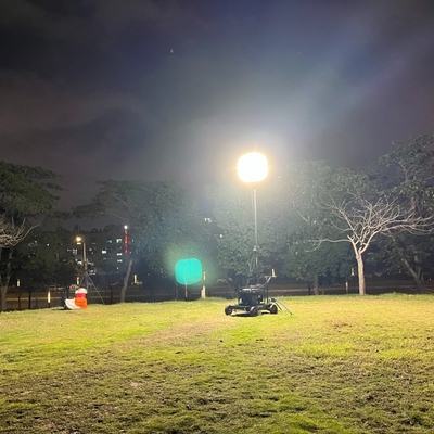 หอไฟ LED เคลื่อนที่ได้ 800W ความสูง 3.8 เมตร สำหรับไฟส่องสว่างงานก่อสร้าง